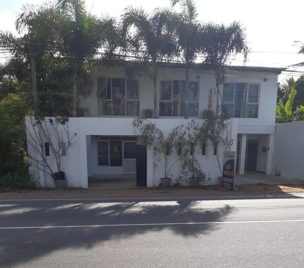 Saragama Holiday Resort Kurunegala Buitenkant foto